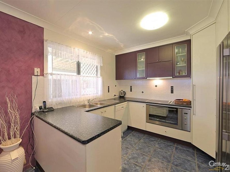 27 Arnold Street, Kepnock QLD 4670