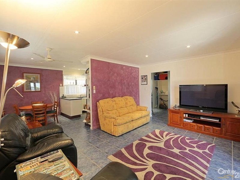 27 Arnold Street, Kepnock QLD 4670