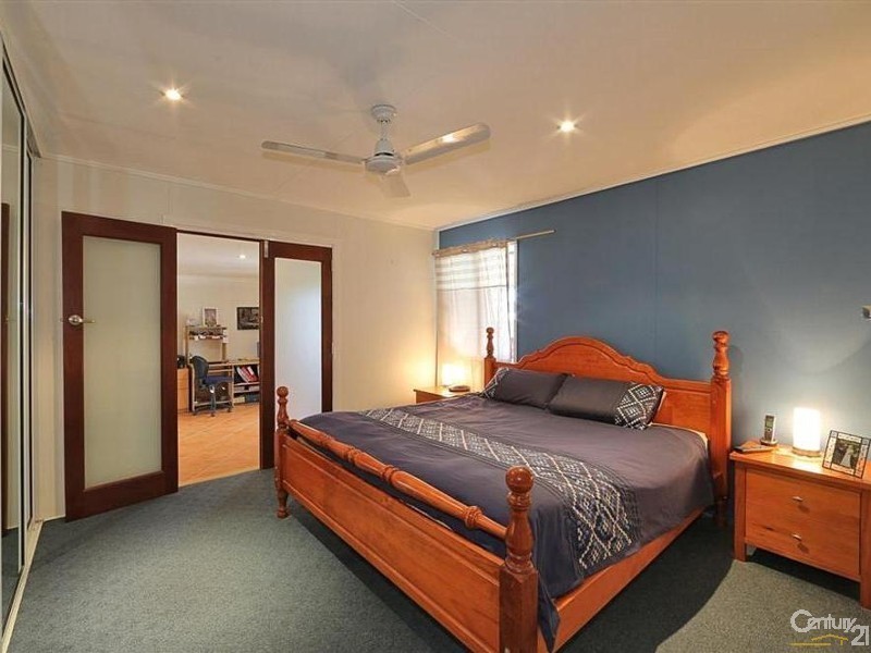 27 Arnold Street, Kepnock QLD 4670