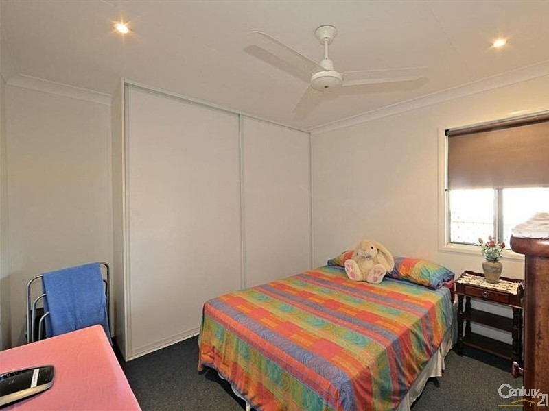 27 Arnold Street, Kepnock QLD 4670