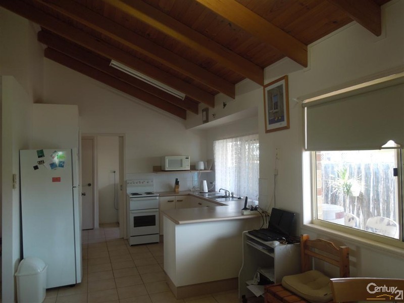 4/23 Thabeban Street, Avenell Heights QLD 4670