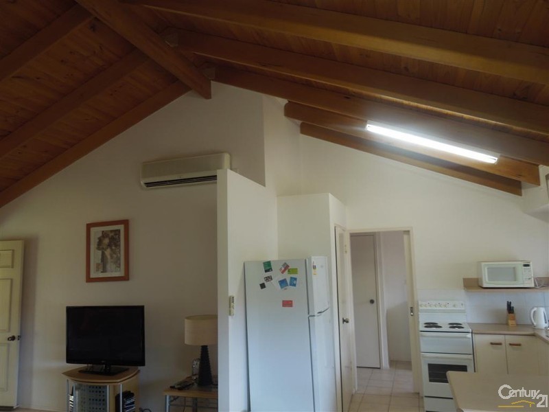 4/23 Thabeban Street, Avenell Heights QLD 4670