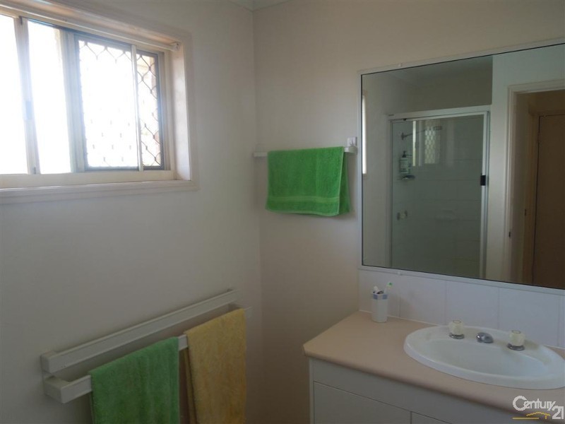 4/23 Thabeban Street, Avenell Heights QLD 4670