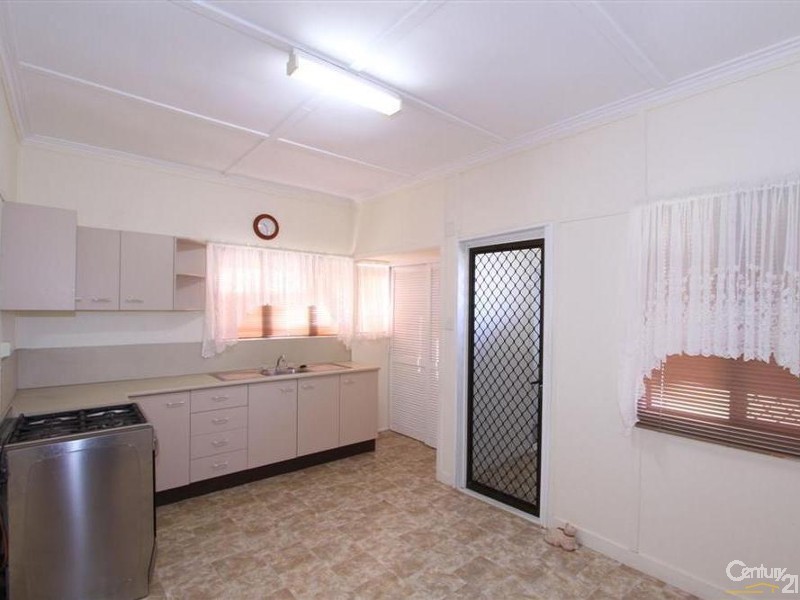 348 Bourbong Street, Millbank QLD 4670