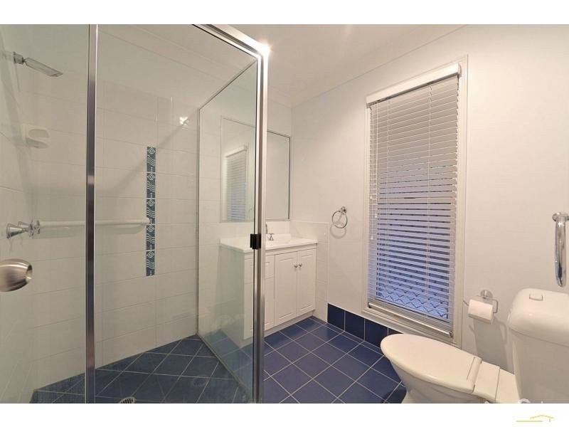 2/3 Maynard Street, Walkervale QLD 4670