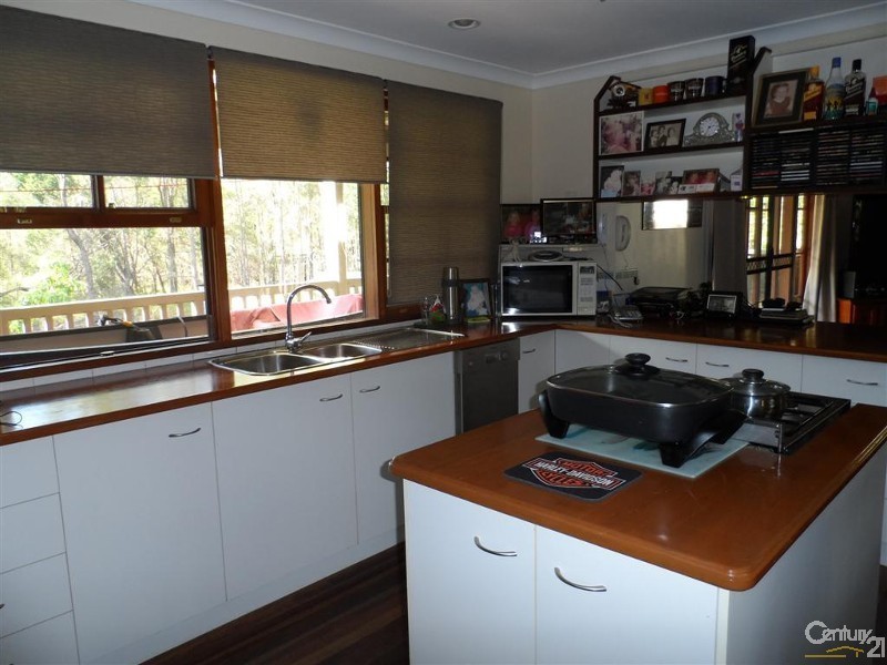 15 Tanderra Drive, South Kolan QLD 4670