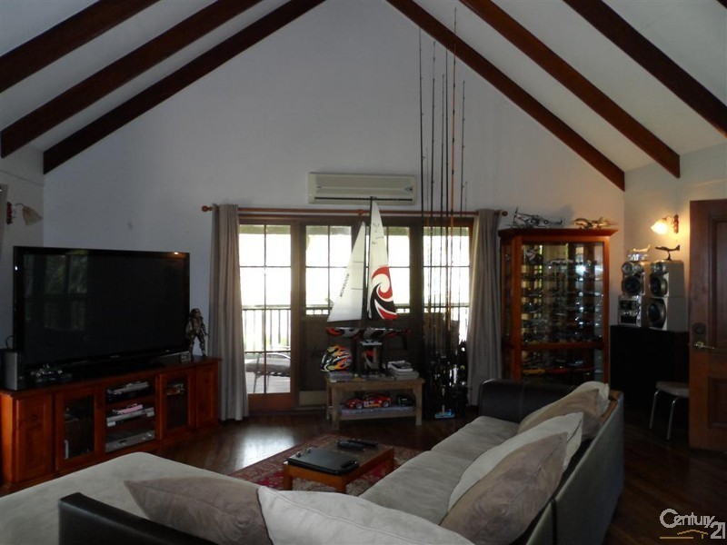 15 Tanderra Drive, South Kolan QLD 4670