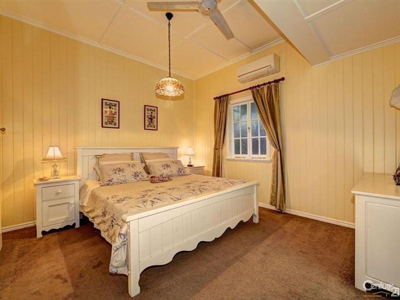 17 Rowland Street, Bundaberg South QLD 4670