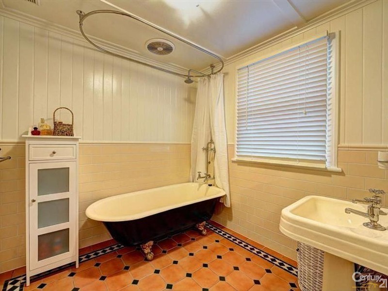 17 Rowland Street, Bundaberg South QLD 4670