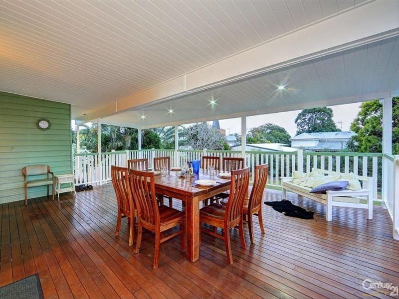 17 Rowland Street, Bundaberg South QLD 4670