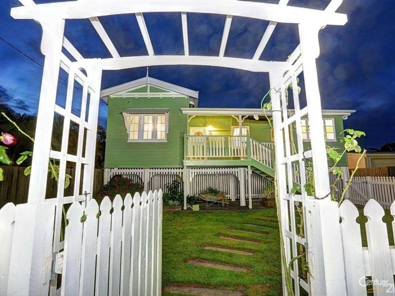 17 Rowland Street, Bundaberg South QLD 4670