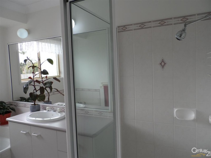 6 Marland Court, Avoca QLD 4670