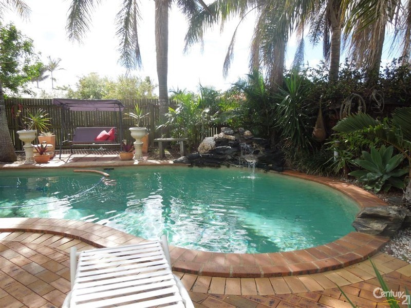 9 Majestic Place, Coral Cove QLD 4670