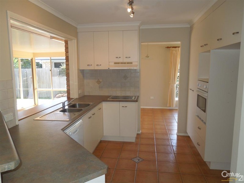 9 Majestic Place, Coral Cove QLD 4670