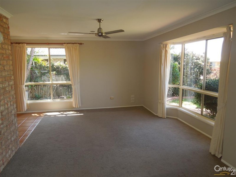 9 Majestic Place, Coral Cove QLD 4670