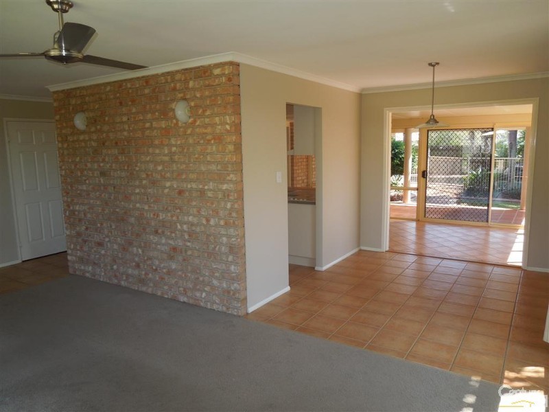 9 Majestic Place, Coral Cove QLD 4670