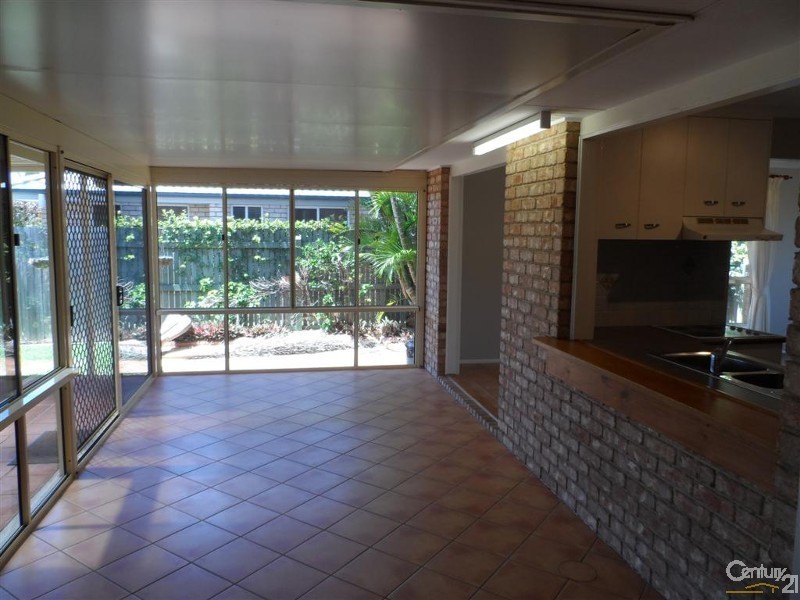 9 Majestic Place, Coral Cove QLD 4670