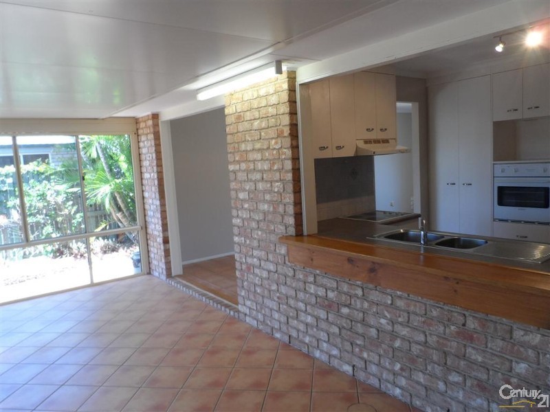 9 Majestic Place, Coral Cove QLD 4670