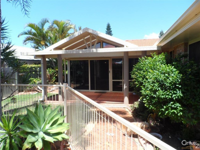 9 Majestic Place, Coral Cove QLD 4670