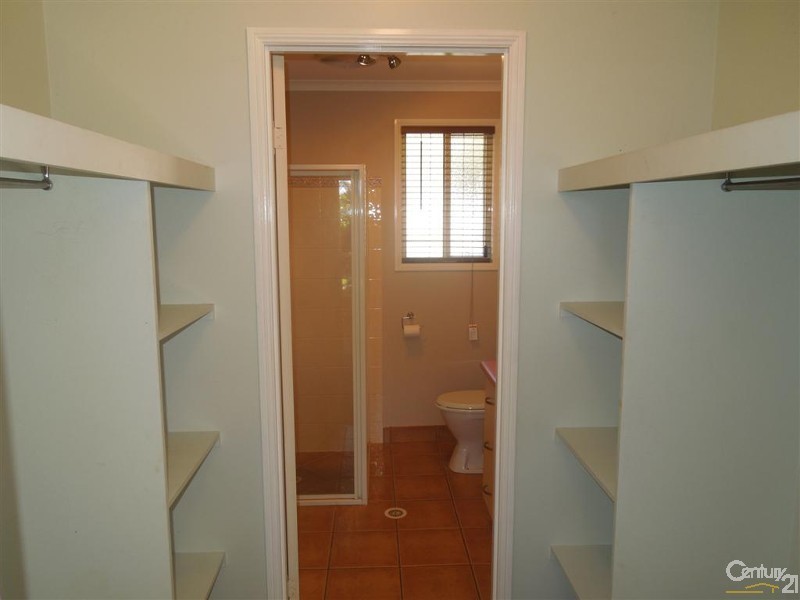 9 Majestic Place, Coral Cove QLD 4670