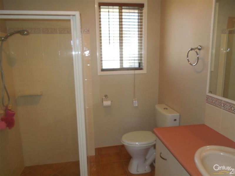 9 Majestic Place, Coral Cove QLD 4670