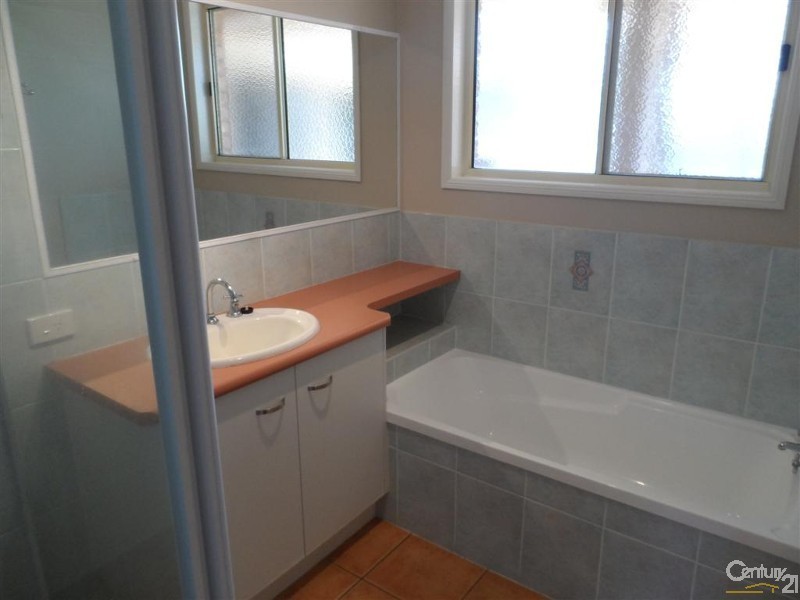 9 Majestic Place, Coral Cove QLD 4670