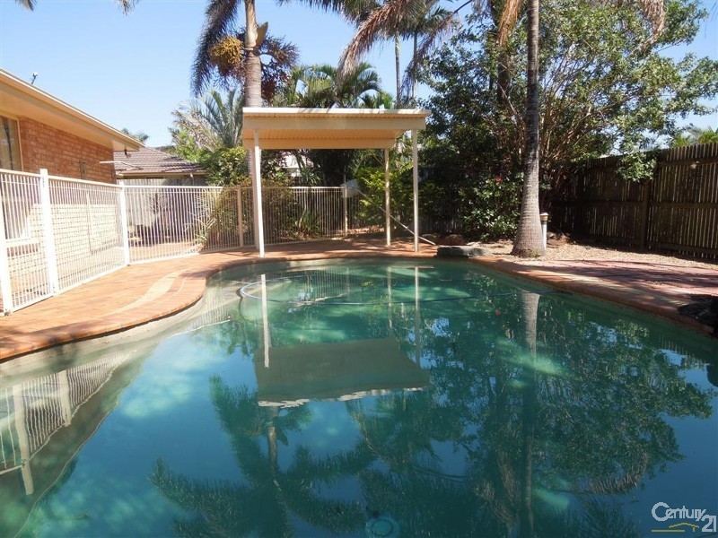 9 Majestic Place, Coral Cove QLD 4670