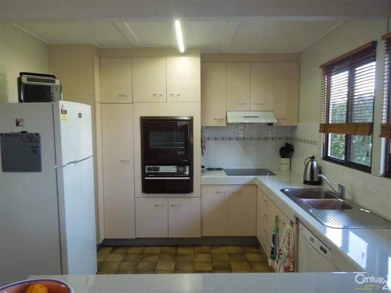 27 Baldwin Crescent, Avoca QLD 4670