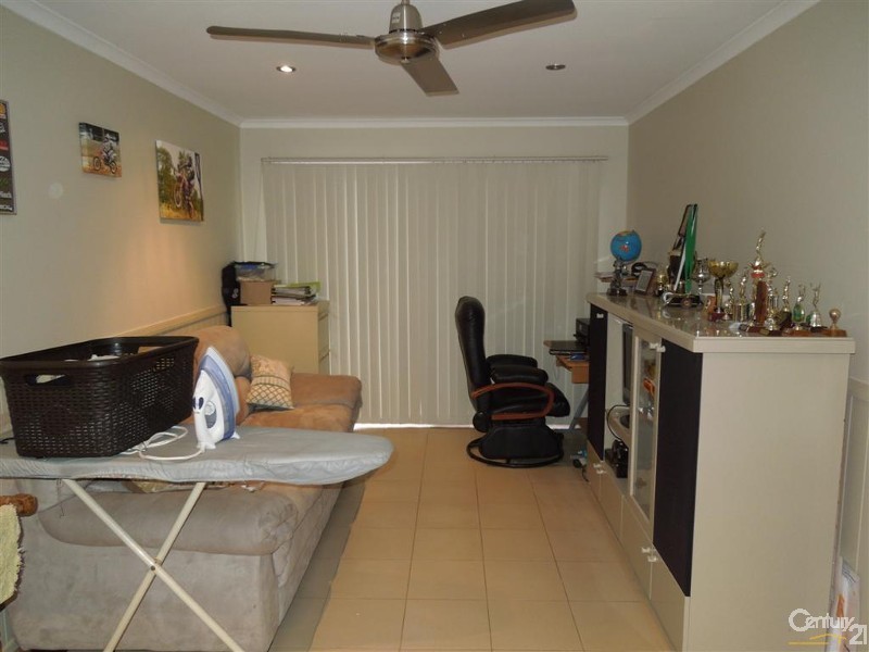 11 Slocomb Street, Avenell Heights QLD 4670