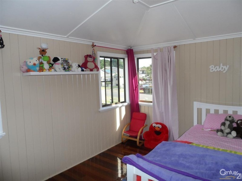 4 Bates Street, Svensson Heights QLD 4670