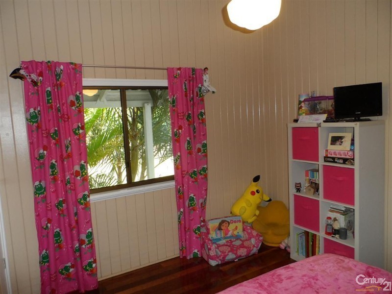 4 Bates Street, Svensson Heights QLD 4670