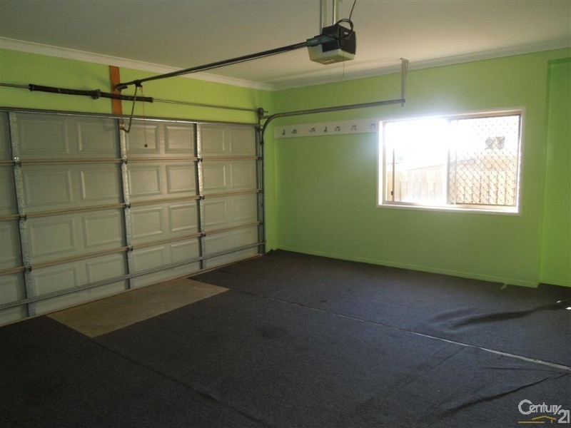 3 Robert John Circuit, Coral Cove QLD 4670