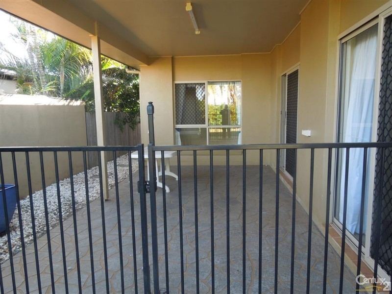 3 Robert John Circuit, Coral Cove QLD 4670