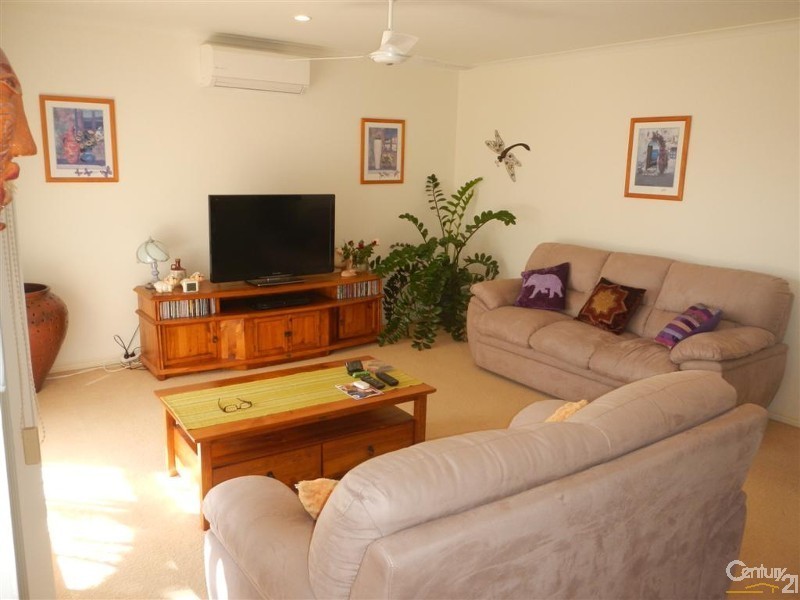 24 Maike Street, Kalkie QLD 4670