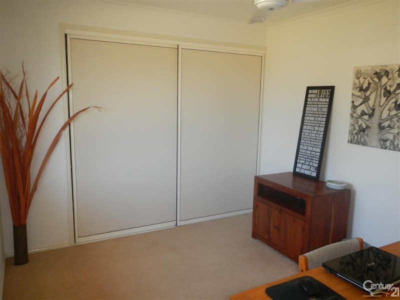 24 Maike Street, Kalkie QLD 4670