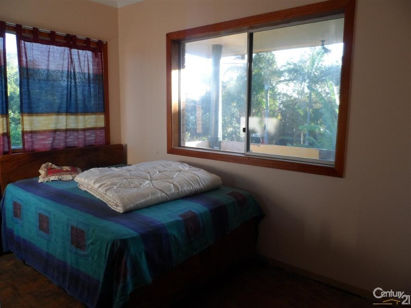 64 Bathurst Street, Elliott Heads QLD 4670