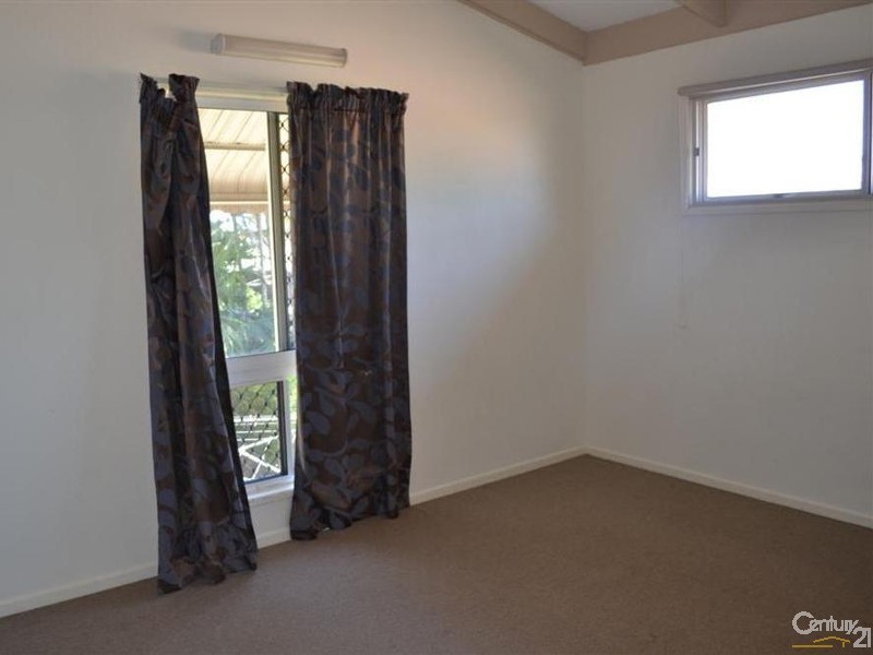 17 Sinclair Street, Avenell Heights QLD 4670