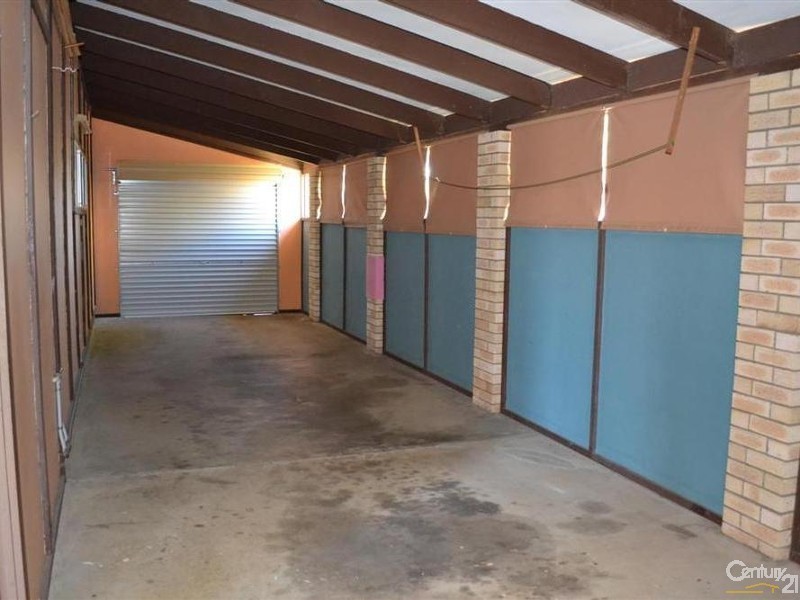 17 Sinclair Street, Avenell Heights QLD 4670