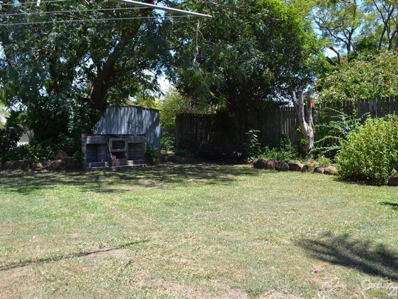 17 Sinclair Street, Avenell Heights QLD 4670