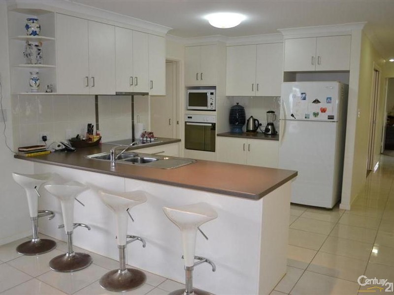16 Longview Street, Ashfield QLD 4670