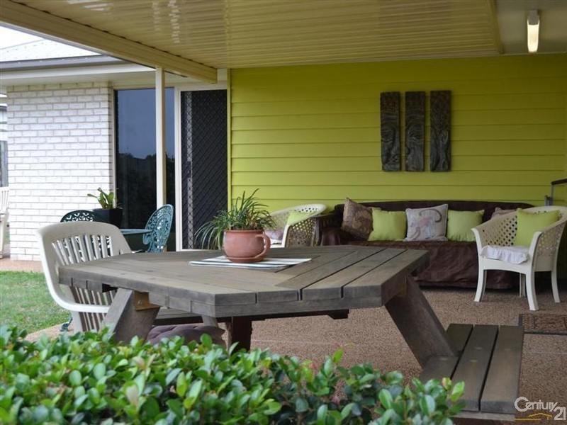 16 Longview Street, Ashfield QLD 4670