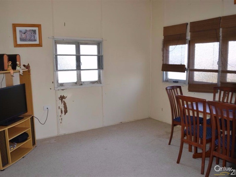 40 Lihs Street, Elliott Heads QLD 4670