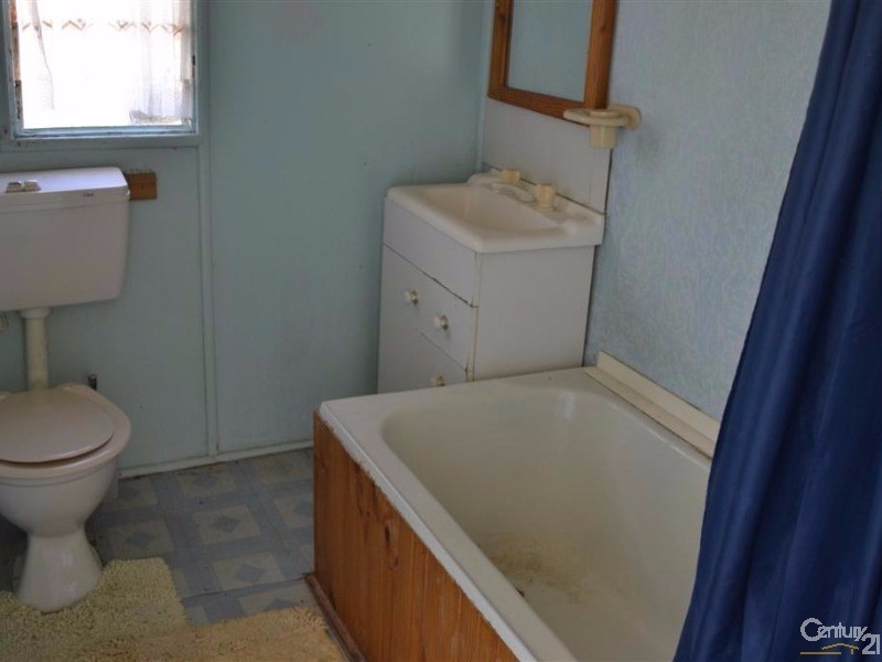 40 Lihs Street, Elliott Heads QLD 4670