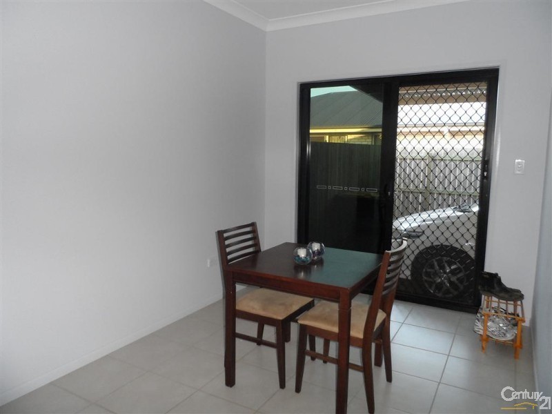 8 Toppers Drive, Coral Cove QLD 4670