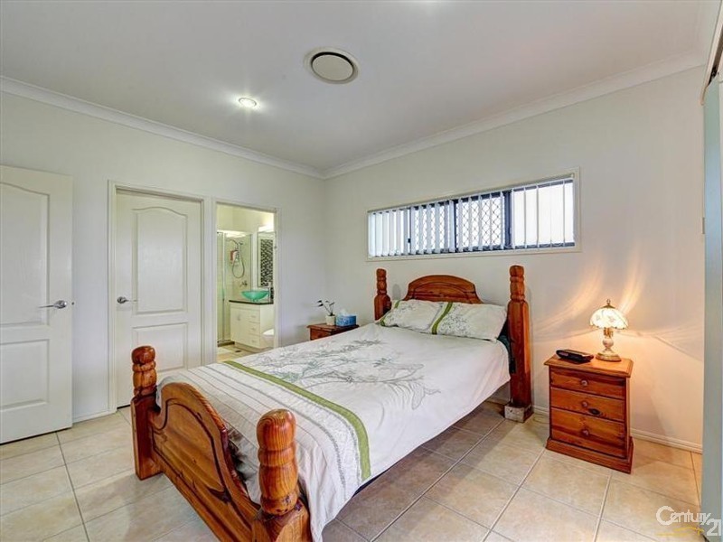 6 Charlotte Court, Kalkie QLD 4670