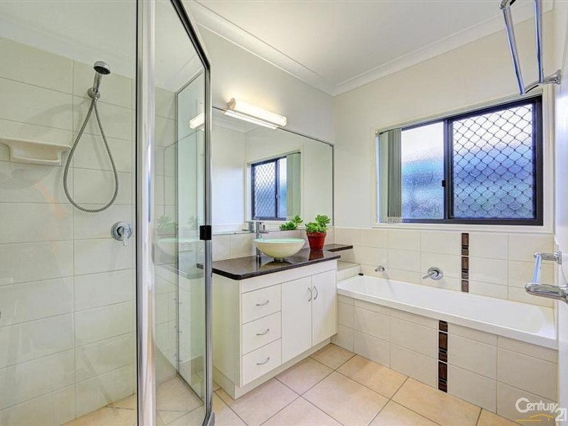 6 Charlotte Court, Kalkie QLD 4670