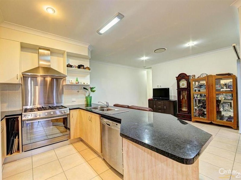 6 Charlotte Court, Kalkie QLD 4670