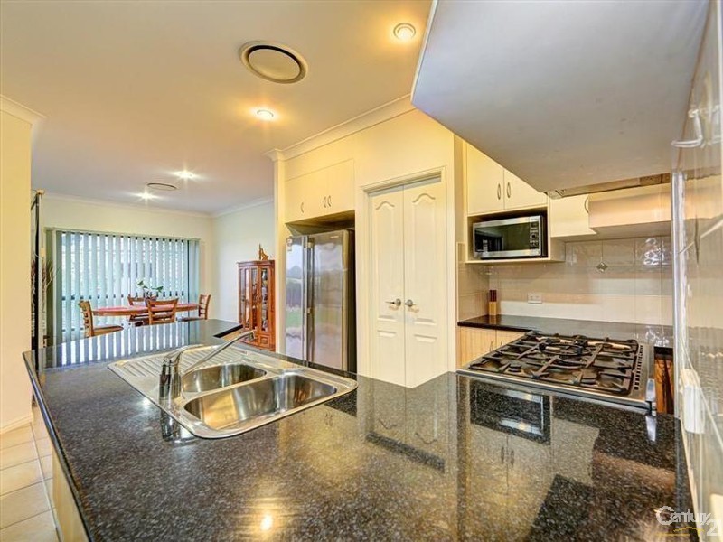 6 Charlotte Court, Kalkie QLD 4670