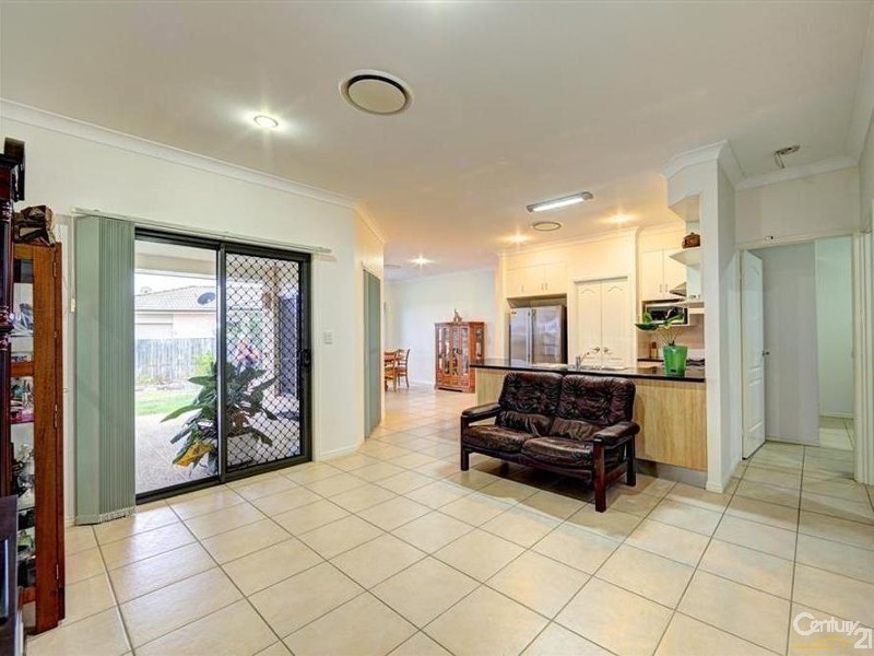 6 Charlotte Court, Kalkie QLD 4670