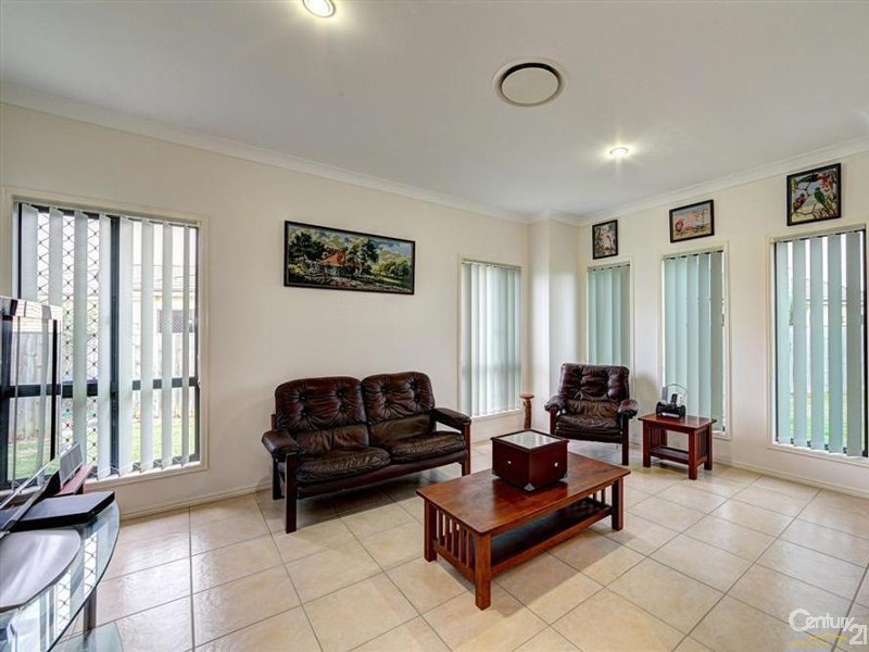 6 Charlotte Court, Kalkie QLD 4670